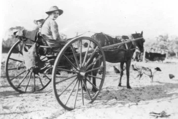 Alma and Gertrude Caporn 1924